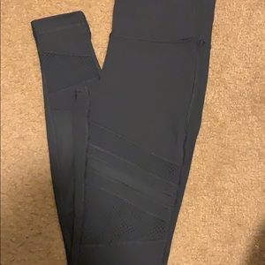 Wunder Under 28” mesh